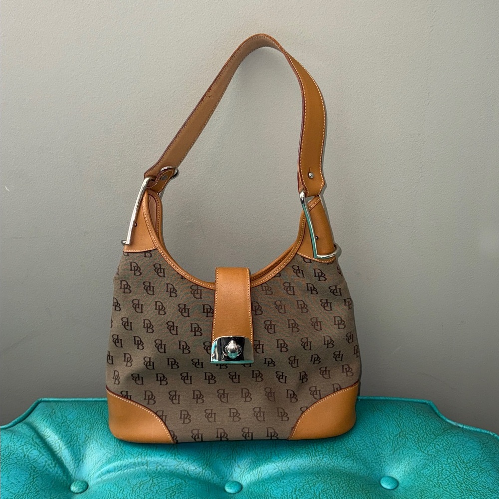 Vintage Dooney & Bourke Signature Crescent Canvas Logo Shoulder Bag Classic Y2K - Picture 7 of 16